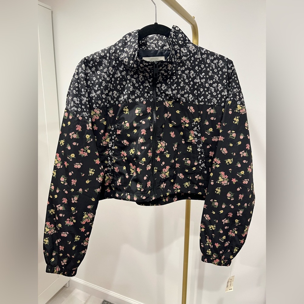 Aeropostale Black Floral Cropped Jacket